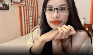 Em gái Việt vú to dáng ngon cực đẹp em nữ đeo kính live show hàng